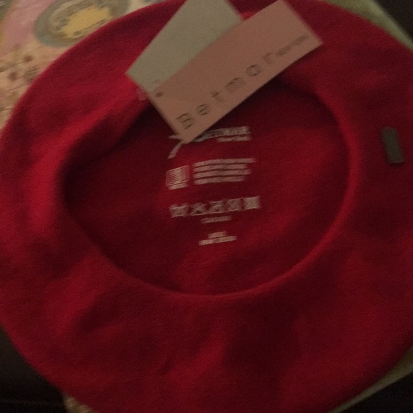 Betmar Accessories - Red flat bonnet